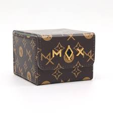 KMC M♦X Luxury 133+ Standard card box Artifact | Gamers Paradise